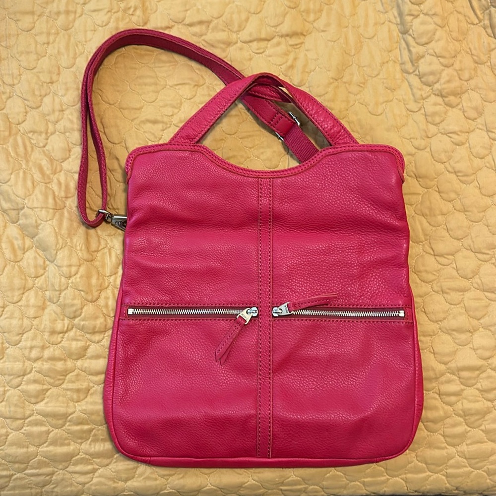 Fossil Erin Fold Over Pebbled Red Leather crossbody purse